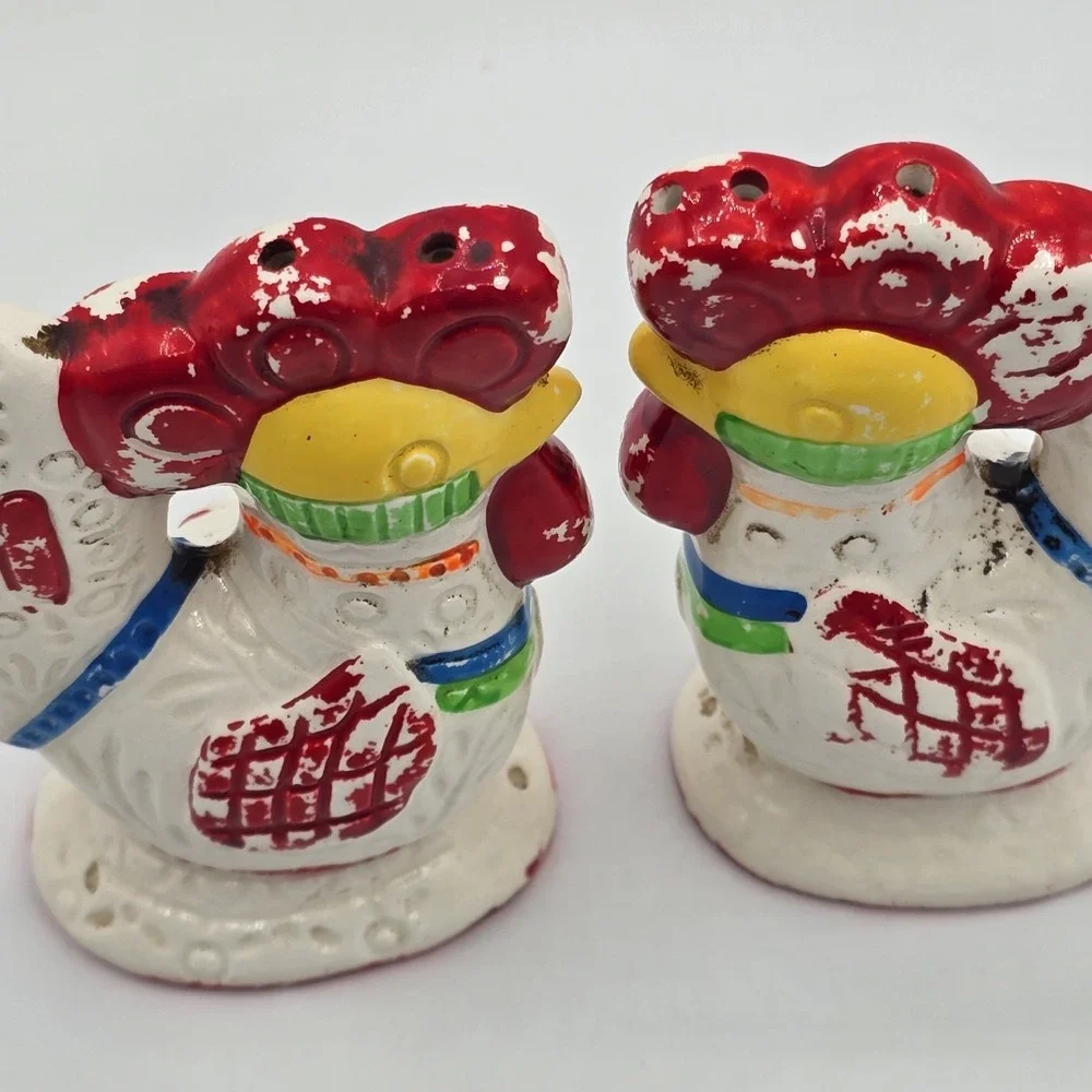 Old Chicken Collectible Set Of‎ Vintage Rooster Salt & Pepper Shakers LEGO